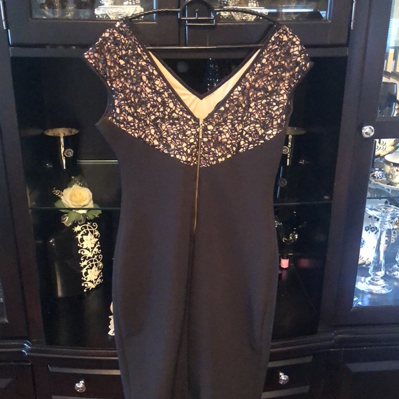 Beautiful black and gold short dress - Picture 3 of 3